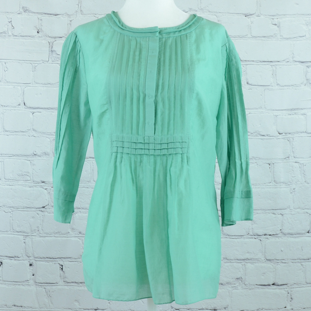 ELIE TAHARI Lightweight Silk Blend Top